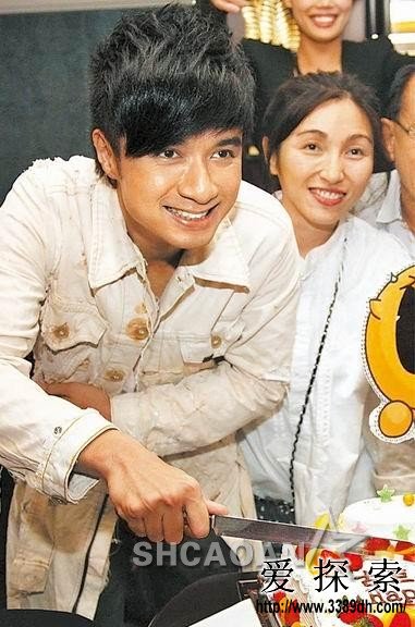41岁古巨基微博澄清和女友陈英雪结婚是乌龙-春节被父母催婚(图)